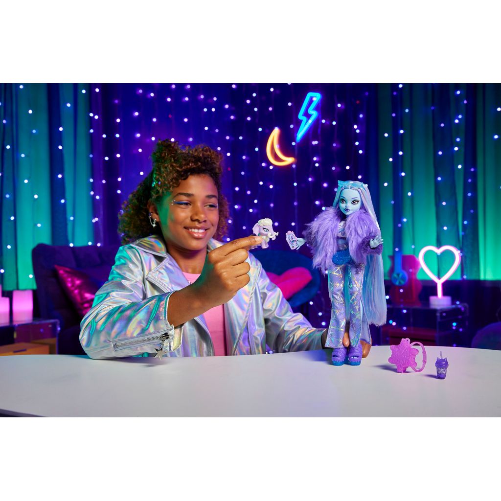 MONSTER HIGH ABBEY BOMINABLE -NUKKE