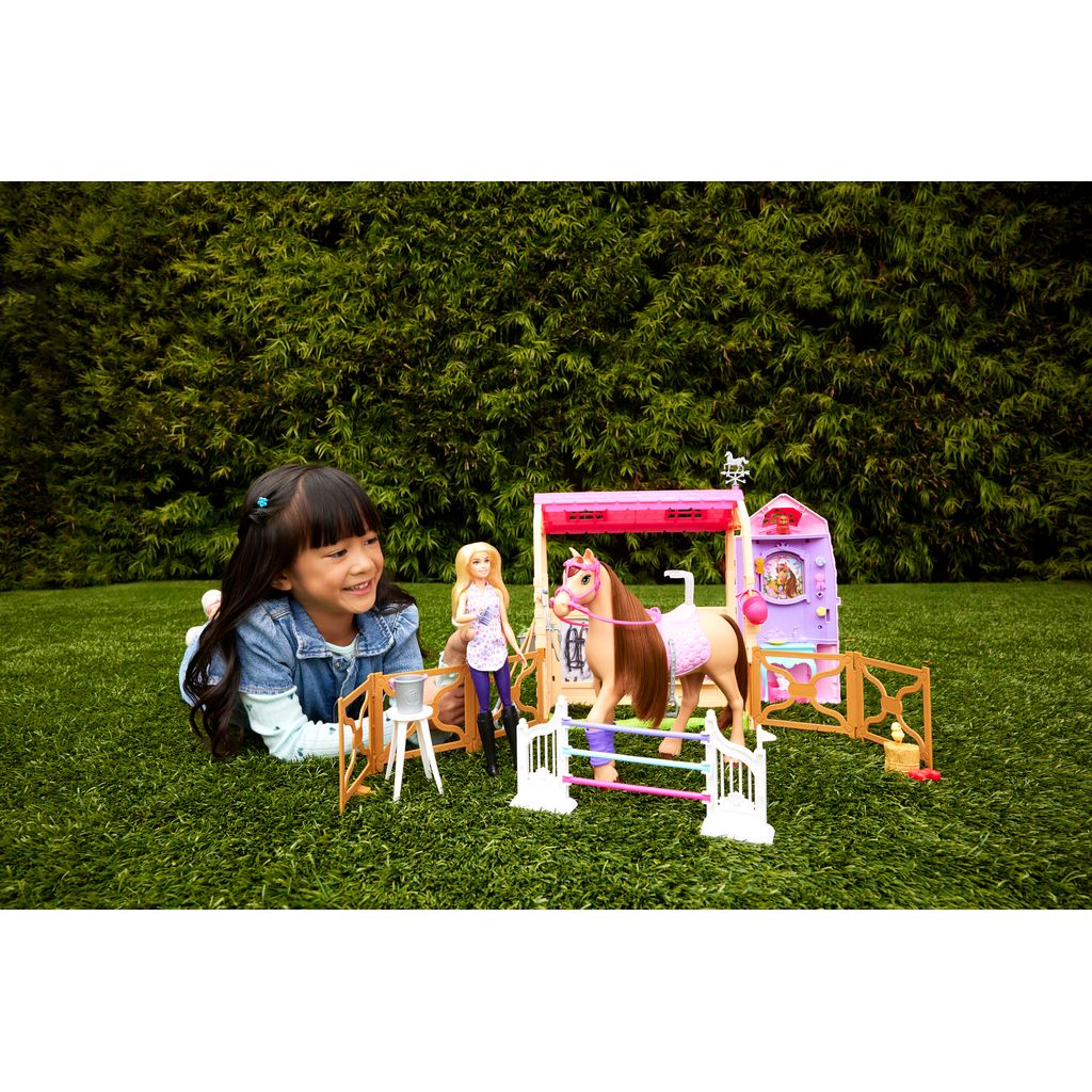 BARBIE ULTIMATE STABLE NUKKE & HEVONEN