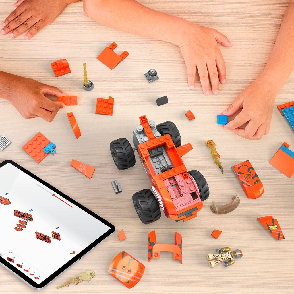 mega hot wheels tiger shark chomp course